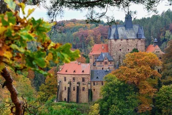 Energiekrise lässt alte Mauern kalt: So kommt Burg Kriebstein durch den Winter - Geöffnet hat das historische Gemäuer regulär noch bis zum 31. Oktober, im November nur an den Wochenenden. Winterruhe ist dann bis April. Das liegt aber nicht an der Energiekrise. 
