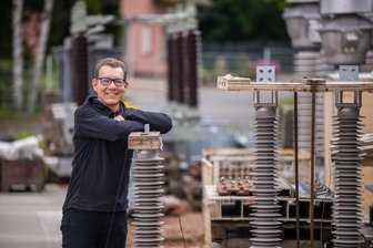 Energiewende made in Erzgebirge: Familienunternehmen investiert zehn Millionen Euro - Björn Hartlich leitet die Elektrotechnik Oelsnitz (ETO). Das Unternehmen weitet sein Geschäft aus und investiert kräftig.