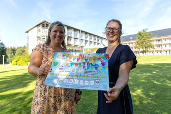 Engagierte Frauen organisieren ersten Kinder- und Familientag in Falkenstein – was Besucher erwartet - Tina Winkler und Isabel Bolz organisieren den „Aktiv Kinder- und Familientag“ an der ehemaligen BG Klinik bei Falkenstein.