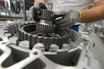Entlassungen und Kurzarbeit im Erzgebirge: Wie sich die Wirtschaftskrise auswirkt - Das verarbeitende Gewerbe mit der Automobilzulieferindustrie gilt als wichtigstes Standbein der erzgebirgischen Wirtschaft.