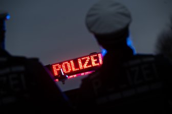 Entlaufene Pferde lösen Unfall im Vogtland aus - Die Polizei musste zu einem Auffahrunfall ins vogtländische Schöneck ausrücken.