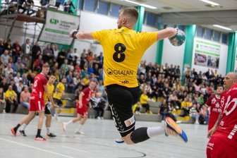 Entscheidung fällt nach 19 Minuten - Oberlosas Linus Roth war mit neun Toren erfolgreichster Werfer beim 31:20-Heimsieg. Hier erzielt der Linksaußen einen seiner Treffer.