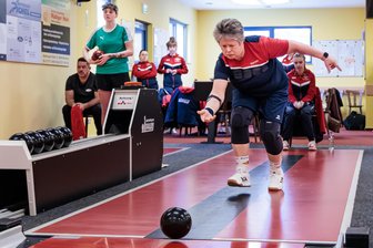 Entscheidungen vertagt: Mittweidaer Kegelteams können noch nicht feiern - Gut aufgelegt: Kerstin Steger gewann ihr Duell in der Partie gegen Saxonia Bernsbach, obwohl sie fünf Kegel weniger traf als ihre Gegnerin.
