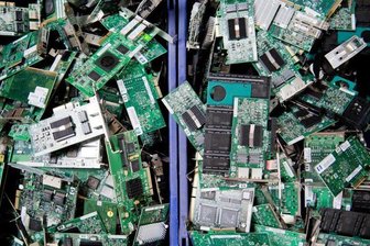 Entsorgung von Elektroschrott: Die neuen Tonnen kommen später -