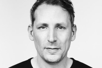 Podcaster Nicolas Semak starb im Alter von 47 Jahren an den Folgen eines Schlaganfalls.