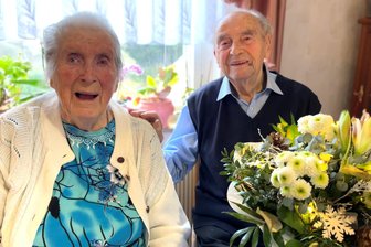 „Er hat mich beim Alekto abgefangen“: Kronjuwelen-Hochzeit in Rechenberg-Bienenmühle - Das Kronjuwelen-Hochzeitspaar Gudrun und Gunter Böhme lebt am Zeisingberg in Neuclausnitz.