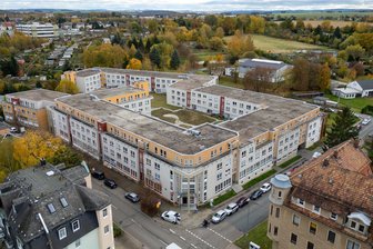 „Er ist einfach super“: Warum in Mittweida Hunderte Mieter gegen die Entlassung ihres Hausmeisters protestieren - Der Wohnkomplex in Bahnhofstraße/Feldstraße, scherzhaft auch „Alcatraz“ genannt.