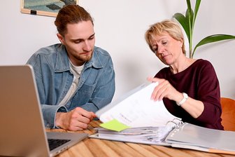 Erbschaftsteuer sparen: So übertragen Sie Vermögen clever - Viel Vermögen vorhanden? Wer den Vermögensübergang frühzeitig regelt, kann Steuern sparen.