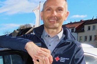 Erdrutsch: Autofahrer von Tempo 50 auf Westtrasse genervt - Lars Kretzschmar, der Vorstandschef des DRK-Kreisverbandes Zwickauer Land, versucht, das Ärgernis mitHumor zu nehmen. 