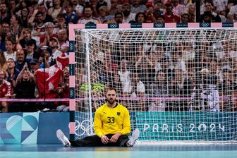 Erfahrene Dänen kochen junge Gegner ab: Deutsche Handballer kassieren Klatsche und gewinnen dennoch Olympia-Silber - Frust pur: Torhüter Andreas Wolff und die deutsche Nationalmannschaft kassierten eine deftige Niederlage im Finale des olympischen Handballturnieres.