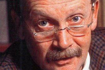Erfinder von "Sing, mei Sachse, sing" wäre jetzt 80: Kabarettist Jürgen Hart zwischen Ideal und Wirklichkeit - Er zählte zum Urgestein ostdeutscher Satire und galt als Erzschelm: Jürgen Hart. 