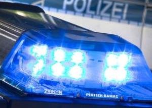 Erfolgreiche Fahndung wegen Randale: Fußballfan stellt sich Polizei -