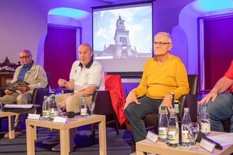 Erfolgreiche Sportler und Trainer erzählen - Talk-Runde auf Schloss Voigtsberg. Von links: Ekkehard Brückner, Helmut Baumann, Bernd Mädler, Günther Weller und Ronny Weller. 