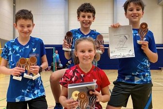 Erfolgreiche Talente weisen den Weg - Sammelten bei der U-11-Landesmeisterschaft Pokale für den BVM - von links: Ole Beer, Moritz Dietze, Enna Tippmann und August Schumann. 