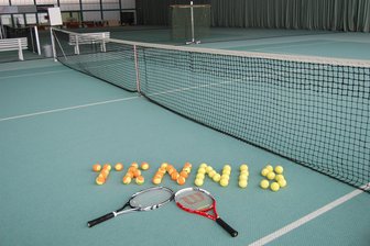 Erfolgreicher Saisonstart für den TC Sachsenring Zwickau in der Oberliga - Die Hallentennis-Saison nimmt auch für die Zwickauer Mannschaften langsam Fahrt auf.