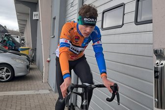 Erfolgreiches Bundesliga-Debüt: Radsportler aus dem Erzgebirge knackt Top Ten - Nach dem Aufwärmen überzeugte Elias Morgenstern bei seinem Bundesliga-Debüt als zehntbester Nachwuchsfahrer.