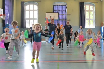 Erfolgsgeschichte der Zwickauer Sportzwerge soll in Limbach-Oberfrohna fortgesetzt werden - Das Sportzwerge-Angebot kommt an: Bis zu 30 Kinder kommen jeden Sonntag in die Turnhalle der Zwickauer Humboldtschule.