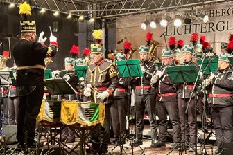 Erfolgsgeschichte im Gewandhaus Leipzig: Warum Erzgebirger dort am Wochenende spielen - Zum Abschluss des Weihnachtsmarktes spielt das Landesbergmusikkorps Sachsen in Schneeberg. Vorher gibt es einen Auftritt in Leipzig.