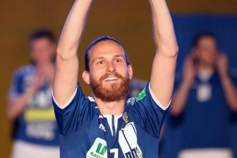 Erhobenen Hauptes verabschiedet - Publikumsliebling Pascal Ebert trug sich zum letzten Heimspiel der Saison nicht nur in die Torschützenliste ein, sondern wurde von den Fans nach dem Abpfiff noch einmal ordentlich gefeiert.