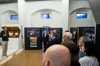 Erinnern und erzählen: Ausstellung über jüdisches Leben in Freiberg eröffnet - Zahlreiche Gäste verfolgten die Eröffnung der Ausstellung „Schlaglichter Jüdischer Geschichte‘‘ im Bergarchiv Freiberg im Schloss Freudenstein.