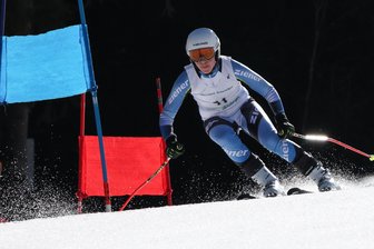 Erlbacher Superslalom lockt sogar Skifahrer aus dem Harz an - Auch Maxim Wunderlich vom WSV Erlbach sauste den Kegelberg hinab.