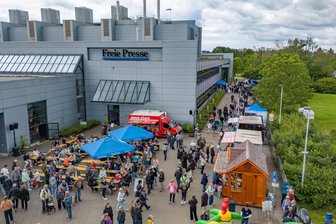 Erlebnistag im Druck- und Medienzentrum der „Freien Presse“: Das sind die schönsten Bilder - In und um das Druckzentrum herrschte den ganzen Tag großer Andrang. Insgesamt kamen 9000 Besucher zum Medienerlebnistag der „Freien Presse“.