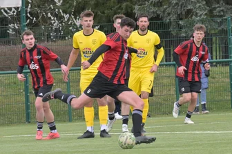 Erleichterung beim ESV Lok Zwickau: Schlusslicht der Fußball-Landesliga sendet Lebenszeichen - 