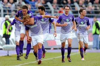 Erleichterung beim FC Erzgebirge Aue - Frust bei Dynamo Dresden - 