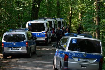 Ermittlungen im Fall Valeriia: So geht es jetzt weiter - Mitte Juni hatten Polizisten die neun Jahre alte Valeriia aus Döbeln tot in einem Waldstück gefunden.