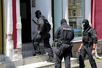 Ermittlungen wegen Einbrüchen: Zwei Wohnungen durchsucht - 