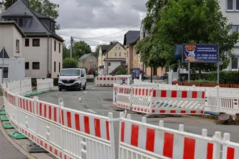 Erneuerung Trinkwasserleitung: Hauptstraße in Gersdorf ist voll gesperrt - Die Hauptstraße in Gersdorf zwischen Schenkberg und Hofgraben voll gesperrt.