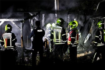 Erneut Gartenlaube in Chemnitz abgebrannt: Polizei ermittelt - Polizei und Feuerwehr wurden 3.25 Uhr alarmiert. Am Pfarrhübel stand eine Gartenlaube in Brand.