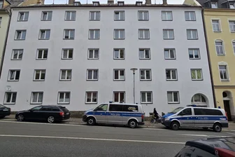 Erneut Polizeieinsatz an B 92 in Plauen: Das ist bisher bekannt - Polizeieinsatz am Mittwoch an der Siegener Straße in Plauen.