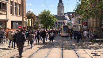 Wie schon am vergangenen Samstag (Foto) sind auch an diesem Wochenende wieder Vogtländer auf die Straße gegangen, um gegen die coronabedingten Auflagen zu protestieren.