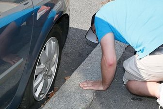 Erneut Reifen an elf Autos in Chemnitz zerstochen -