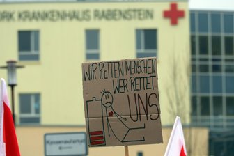 Erneut Streik am Krankenhaus Rabenstein in Chemnitz: Mit diesen Einschränkungen müssen Patienten rechnen - Am Freitag wird zum insgesamt dritten Warnstreik am Klinikum in Rabenstein kommen.