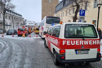 Erneut ungewöhnlicher Rettungseinsatz in Annaberg: Feuerwehr rückt im Besucherbergwerk ein - Ein Großaufgebot an Einsatzfahrzeugen hat am Montagnachmittag in Annaberg für Aufsehen gesorgt.