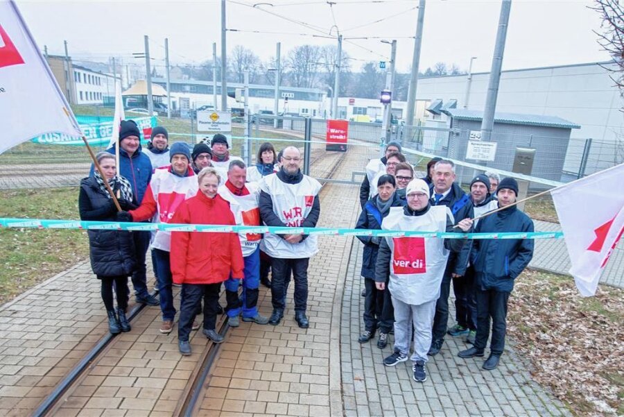 Erneut Warnstreik bei der Plauener Straßenbahn - Mitarbeiter der Plauener Straßenbahn hatten bereits am Freitag die Arbeit niedergelegt. 