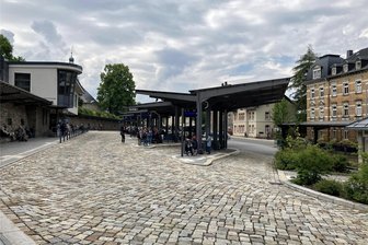 Erneuter Angriff am Busbahnhof in Annaberg - Der Busbahnhof in Annaberg-Buchholz gilt als Brennpunkt. Am Wochenende hat sich nahe des Areals erneut eine Auseinandersetzung ereignet.