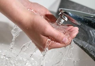 Erneuter Wasserrohrbruch an der Reichenbacher Straße -
