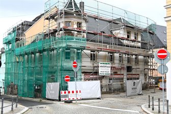 Ernsting’s Family kommt nach Hainichen: Enger Zeitplan für die neue Filiale - Baustelle Fischer-Kaufhaus am Markt in Hainichen: Hier soll eine neue Filiale von Ernsting’s Family eröffnen.
