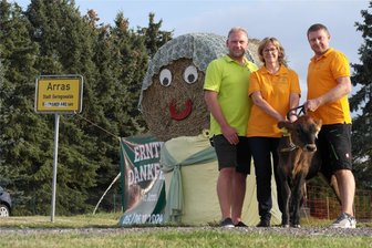 Erntedankfest in Arras trägt sportliche Züge - Bei Daniel Apel (l.), Birgit Schellenberg und Robby Liebers laufen die Fäden der Organisation zusammen.