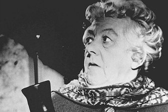 Eroberung einer Kultfigur - "Murder she said" hieß 1961 der erste Miss-Marple-Film nach dem Agatha-Christie-Roman "4.50 from Paddington": Der Film, auf deutsch "16 Uhr 50 ab Paddington", machte Schauspielerin Margaret Rutherford zur Miss Marple - auch wenn sie optisch der Romanbeschreibung gar nicht entsprach.