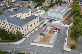 Eröffnung der Eric-Frenzel-Sporthalle: Was die Stadt Geyer für den Festtag plant - Geyer will die neue Eric-Frenzel-Sporthalle nahe der Grundschule Ende August mit einem Bürgerfest einweihen. Es sind noch mehr neue Anlagen entstanden.