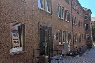 "Erschießt die Grünen"-Aufkleber: Rentner will von strafbarem Aufruf nichts wissen - Das Amtsgericht in Freiberg.