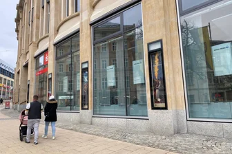 Erst ab Januar zieht die Plauener Rathaus-Polizei an den Postplatz: Wer zahlt bis dahin die Miete im „Bürgerpoint“? - Der künftige „Bürgerpoint“ befindet sich im Erdgeschoss des Landratsamtes.