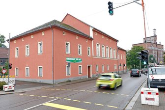 Erst Bürgermeister, dann Burlesque und Tine Wittler: Im Vereinshaus „Zur Post“ in Oberlungwitz ist mehr los - Blick auf das Vereinshaus „Zur Post“ an der Hofer Straße in Oberlungwitz.