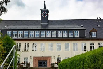 Erst das Dach, dann die Fenster : Frischekur für die Oberschule Niederwiesa - 