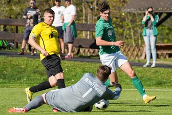 Erst gepennt, dann gedreht: Lichtenberger Fußballer schlagen mit Jokern spektakulär zurück - Lichtenbergs Youngster Luis-Caspar Wetzk (r.) schoss sein Premierentor bei den Herren.