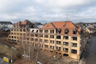 Erst Glühlampenwerk, dann Dako: Nach 115 Jahren verschwindet ein Stück Plauener Industriegeschichte - Die Dako-Ruine im Plauener Westend wird in diesen Tagen abgerissen.